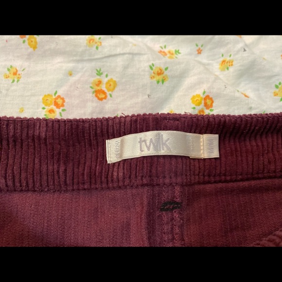 Burgundy corduroy skirt - Picture 2 of 4